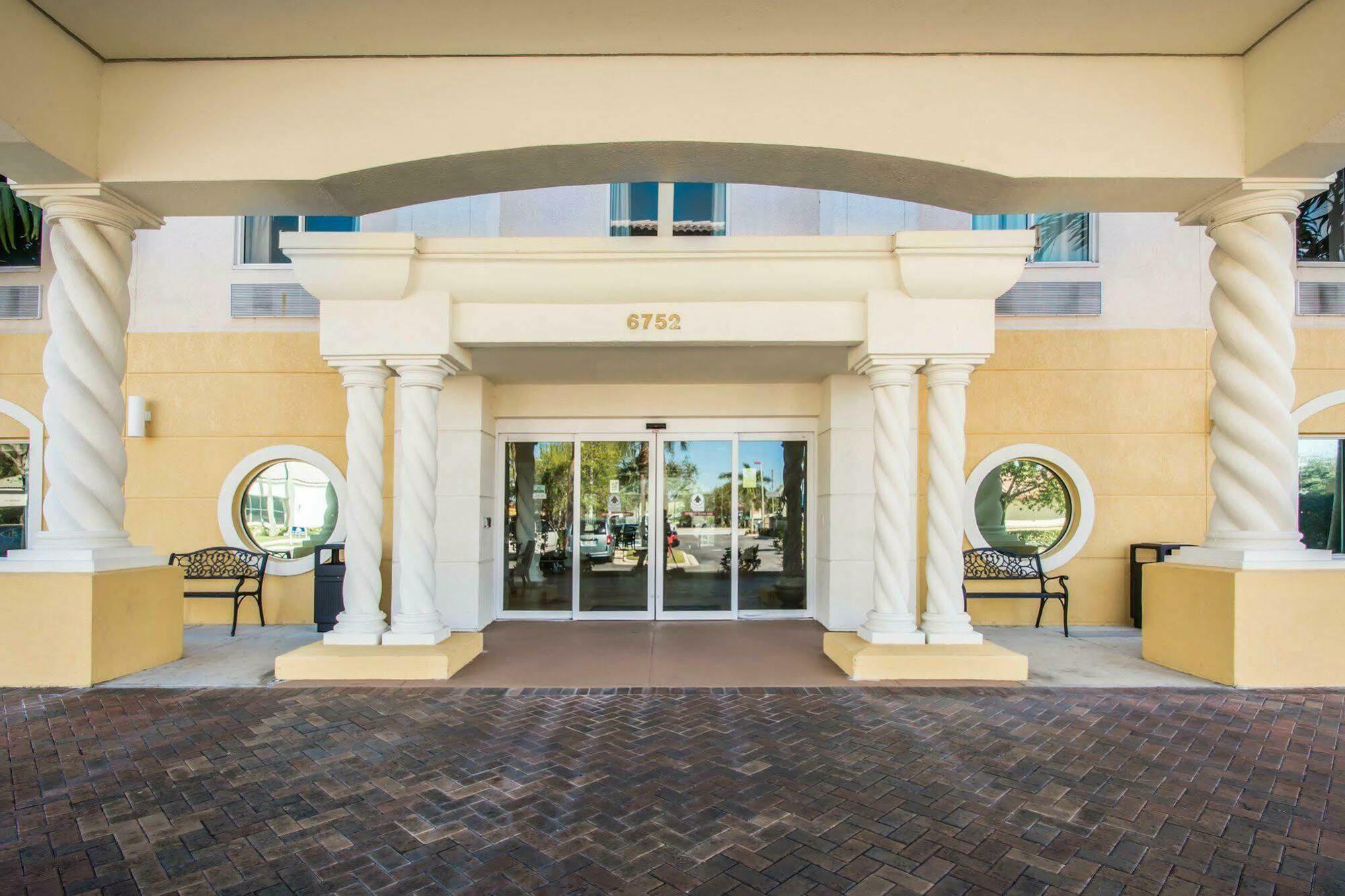 Comfort Inn & Suites Jupiter I-95 Экстерьер фото
