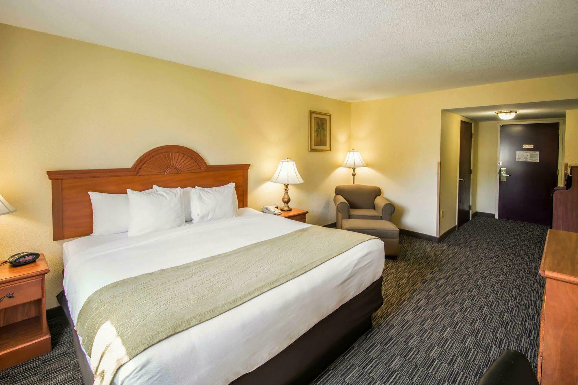 Comfort Inn & Suites Jupiter I-95 Экстерьер фото